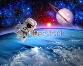 Космонавт