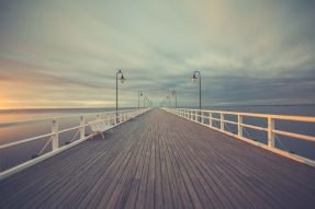 Мост уходящий вдаль