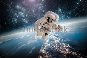 Космонавт