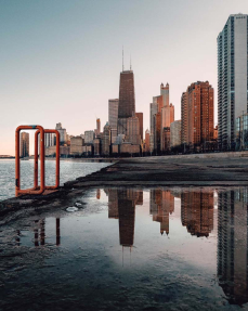 Набережная мегаполиса