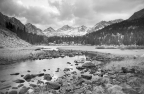 Черно-белые горы