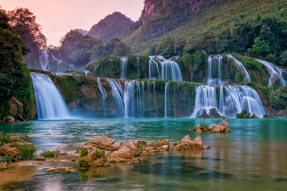 Водопад в тропиках