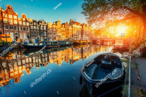 Восход на воде