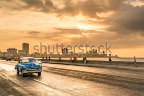 Ретро автомобіль