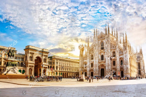 Площадь в Милане