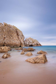 Скалистый берег