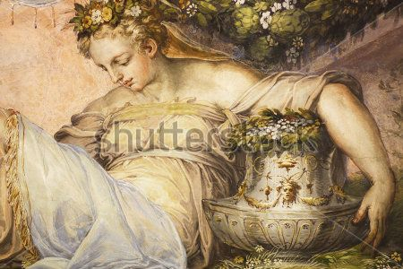 Дівчина з вазою