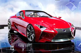 Червоний автомобіль на сцені