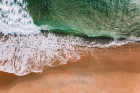 Красивый пляж