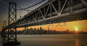 мост из бухты Окленд