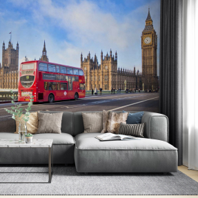 Красный автобус