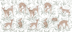 Олененок на лужайке