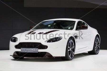 Белая машина Белая машина