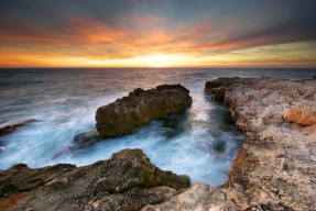 Камни в море