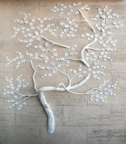 Барельеф с деревом