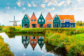 Домики на поляне