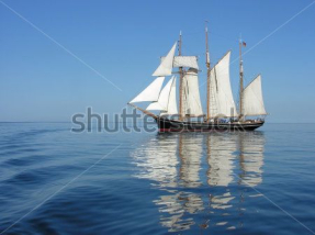 Корабль с парусами